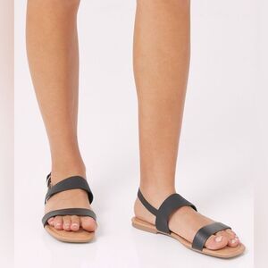 Call it Spring Kesia Flat Vegan Leather Sandal NWOT! in Black size 6